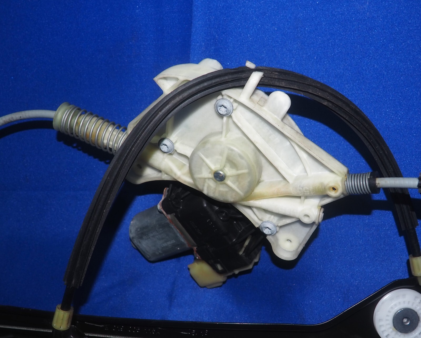 2017-2020 Maserati Quattroporte Rear Right Side Window Regulator W/Motor Tested