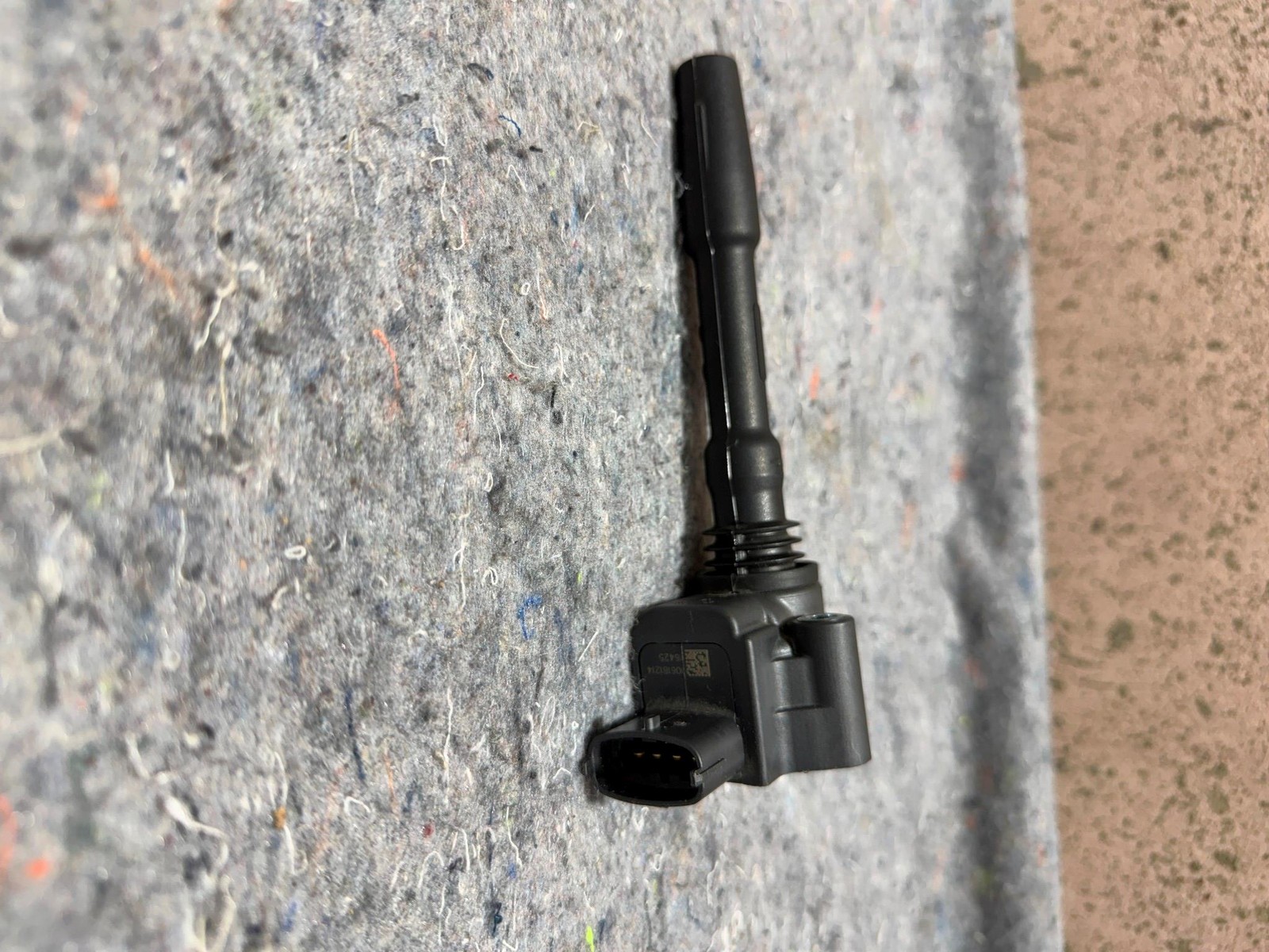 GENUINE OEM FERRARI IGNITION COIL 288233