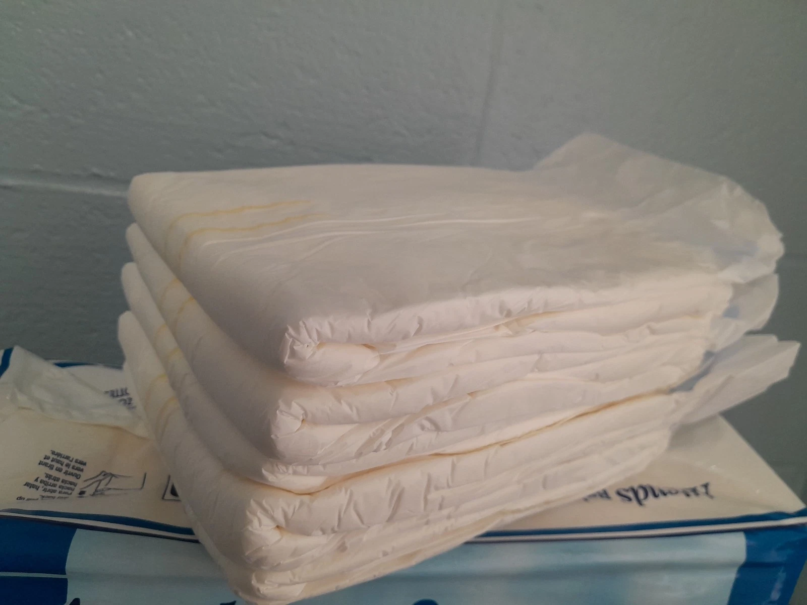 5 vintage plastic backed attends adult diapers size Medium white
Opens in a new window or tab