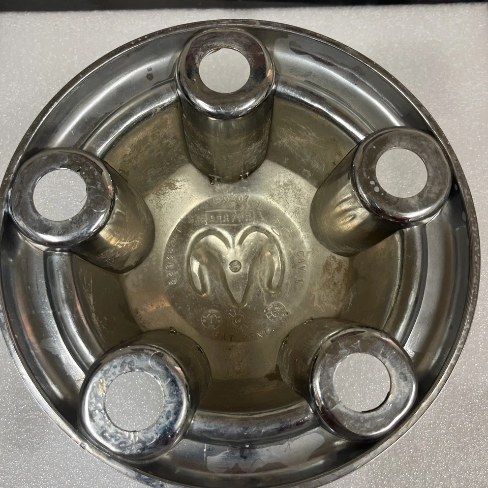 Оригинальный хромированный центральный колпак для пикапа Dodge Ram 1500 1994–2003 годов выпуска P/N 52038267 - Изображение 4 из 4