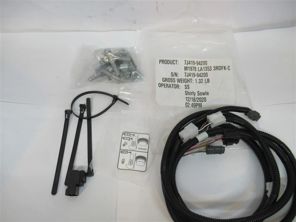 Kubota 7J292-94000 / 7J419-94200, 3-я функция клапана оборудование и кронштейны  - Изображение 3 из 4