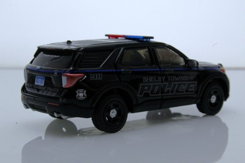 2023 Ford Explorer Shelby Township Michigan Police Car 1:64 Scale Diecast Model - Picture 5 of 8