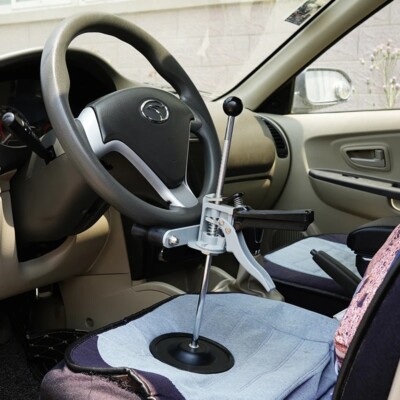 Four-wheel alignment instrument steering wheel fixer steering wheel brake