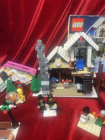 LEGO Winter Village Toy Shop 10199 Near Complete W Extras! Santa Escalator Campr