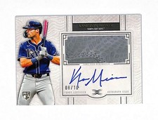 2025 Topps Definitive Kameron Misner 8/10 Auto Glove Patch Rookie Card Rays. rookie card picture