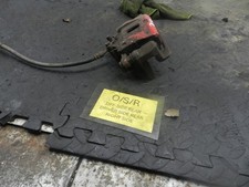 171. KIA SORENTO MK3 GT-LINE. DRIVER SIDE REAR BRAKE CALIPER + CARRIER