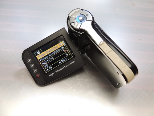 720P HD Video Camera, w/battery - Picture 7 of 8