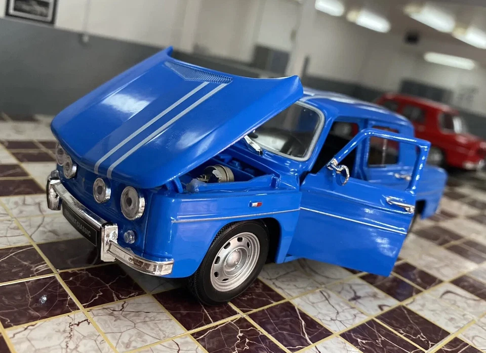 WELLY 1964 RENAULT GORDINI R8 BLUE 1/24 SCALE DIECAST MODEL CAR - Image 2 of 4