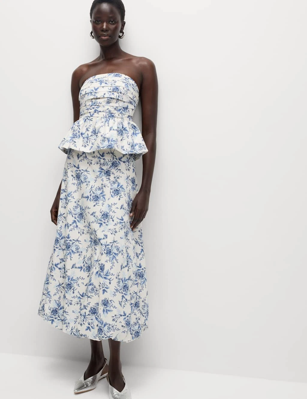 Marks & Spencer Womens Cotton Midaxi A Line Floral Skirt in White Mix - M&S
Opens in a new window or
