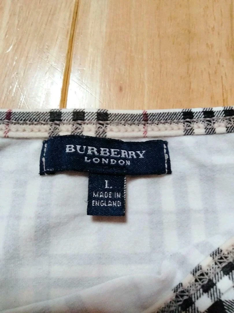 Three quarter sleeve burberry t shirt women's cheap