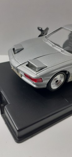 Die-Cast Vehicle 1:24 Scale 1990 Silver BMW 850i On Display Stand - Foto 10 di 20