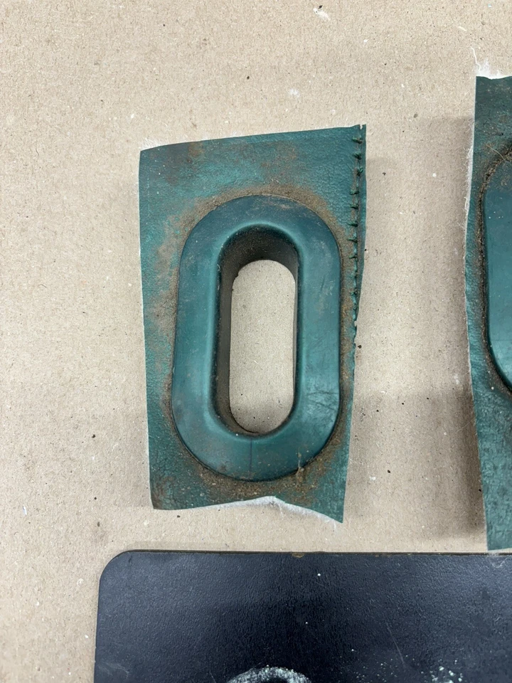 73 77 1978 1979 FORD TRUCK F100 F150 F250 TRACK BENCH SEAT BELT Seatbelt BEZELS - Image 3 of 4