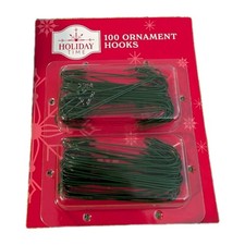 Holiday Time 100 Count Christmas Ornament Hooks Green