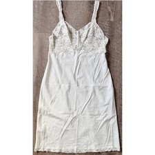 Vintage Full Slip in ivory with lace at bust, size M