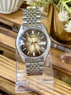 Vintage Seiko "Tiger Eye" 7009-8049 Automatic Men's Watch - 17 Jewels - Day/Date