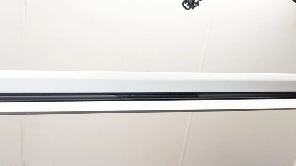 FORD KUGA MK3 ST-LINE SIDE SKIRT RIGHT DRIVER SIDE OFFSIDE IN FROZEN WHITE 2021 - Image 3 of 4