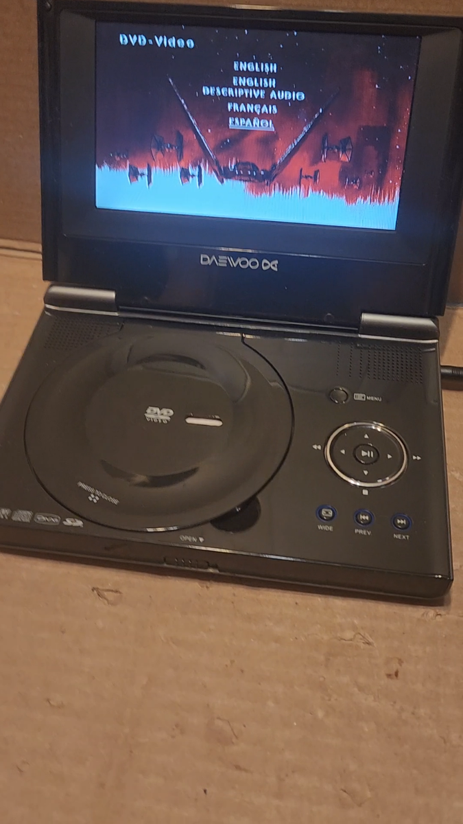 DAEWOO ポータブル DVDプレーヤー DAEWOO PORTABLE DVD PLAYER DPC-7209ND W/CASE + REMOTE CONTROL+