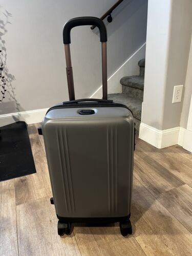 zero halliburton luggage Gray Carry On - Picture 1 of 9