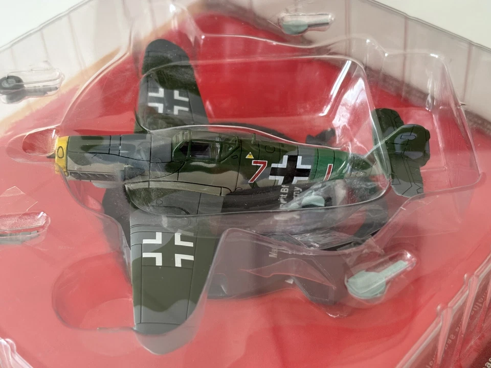 Modellino Aereo Militare Tedesco Messerschmitt Bf 109 K4, Scala 1:72, Die-cast - Immagine 2 di 2
