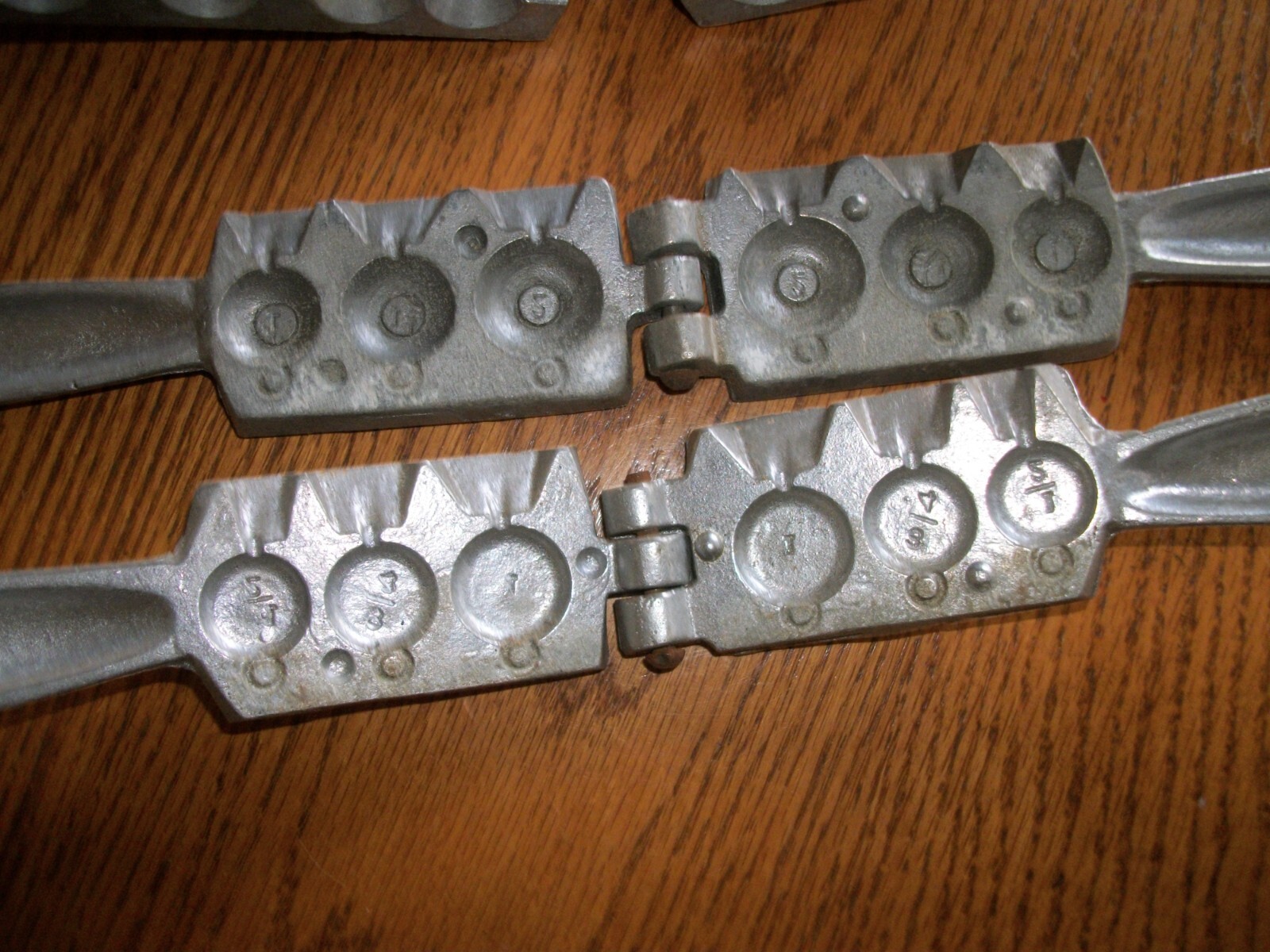 LARGE LOT VINTAGE FISHING SINKER MOLDS PALMER READING INSTRUMENT ALLOY
