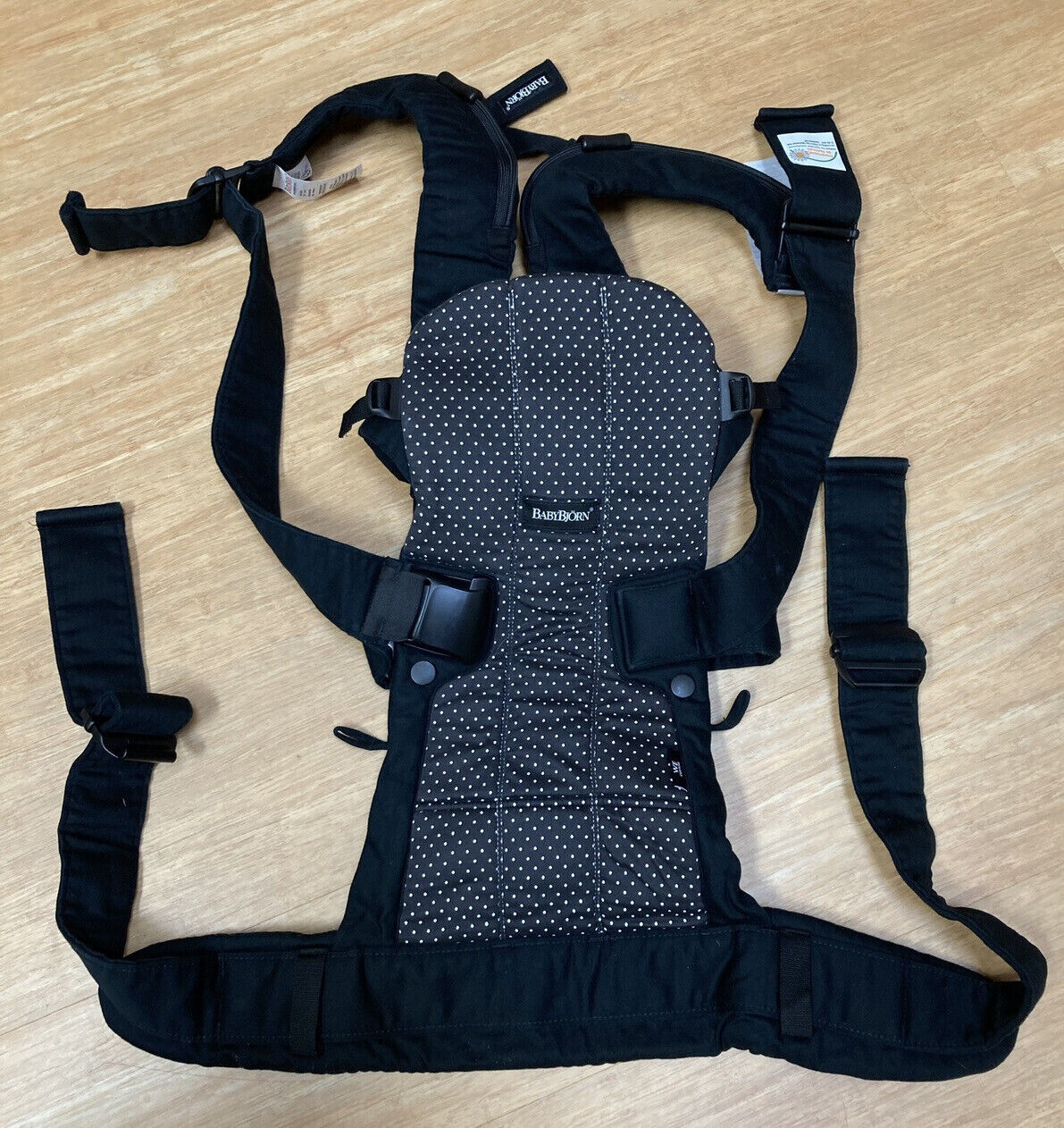 BABY BJORN BABY CARRIER ONE BLACK POLKA-image