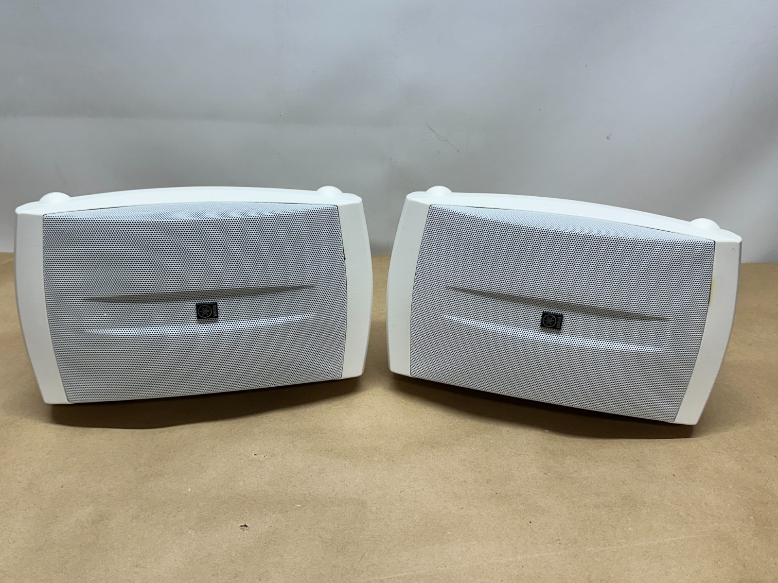 New Yamaha NS-AW150 2-Way Indoor/Outdoor Speakers - Pair WHITE