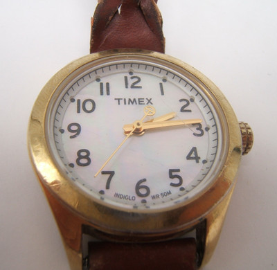 TIMEX INDIGLO QUARTZ WRIST WATCH WOMEN S 1854 MOTHER OF PEARL DIAL WORKING