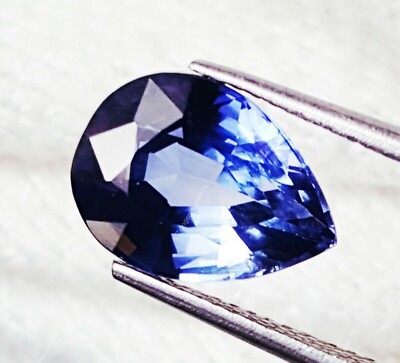 Saphir Naturel Bleu De 1,54 Carat - Ovale Semi-transparent - Pierre Précieuse Libre