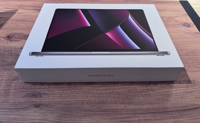 MacBook Pro 16 in 2023 Gray/Apple M2 Max 3.49 GHz, 1 TB 32 GB