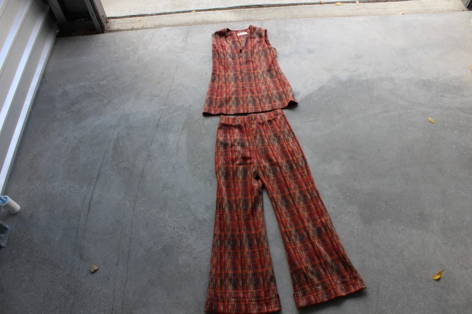 Conjunto de chaleco a cuadros naranja años 60 70 y pantalón con fondo de campana Collegian of California de colección Foto 2 de 4