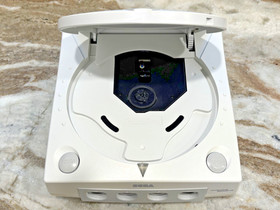 SEGA Dreamcast w/ Controllers & VMU's - MODED - Noctua Fan, Battery, and LED!