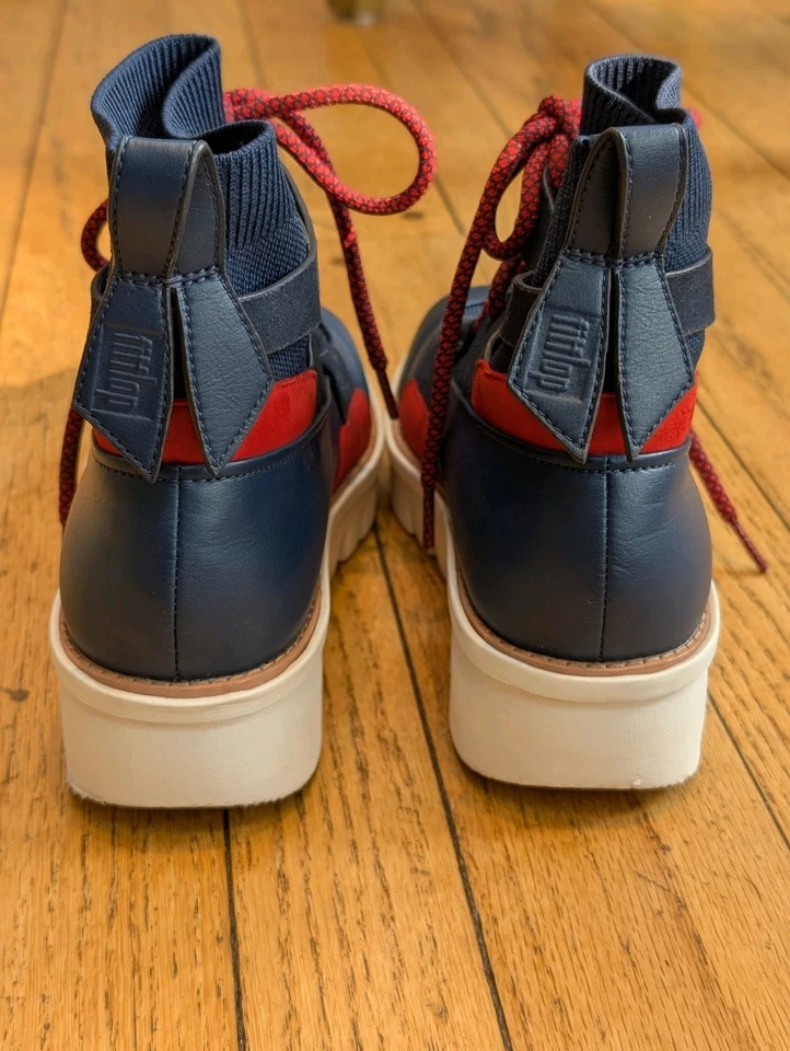 Botines para mujer Fitflop de cuero tejido con encaje. Talla W6. Azul marino/rojo. Foto 3 de 4