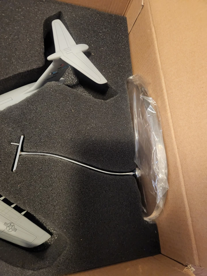 Herpa 1/200 USAF C-5M Super Galaxy 9th Airlift Squadron "Proud Pelicans" 558716 - image 4 of 4