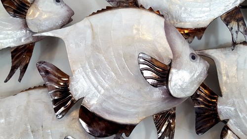 school of fish dory metal hanging wall art capiz shell coastal