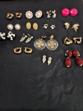 Vtg Lot 15 Pairs Clip Earrings. Multicolor Gold and Silver Tones