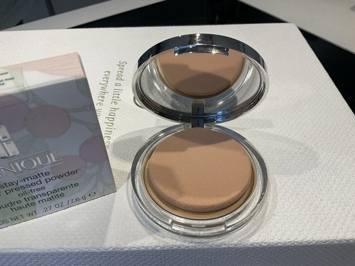 💕Clinique Stay-Matte Sheer Pressed Powder Oil Free - 23 Stay Oat - 7.6g - Boxed - Picture 2 of 6