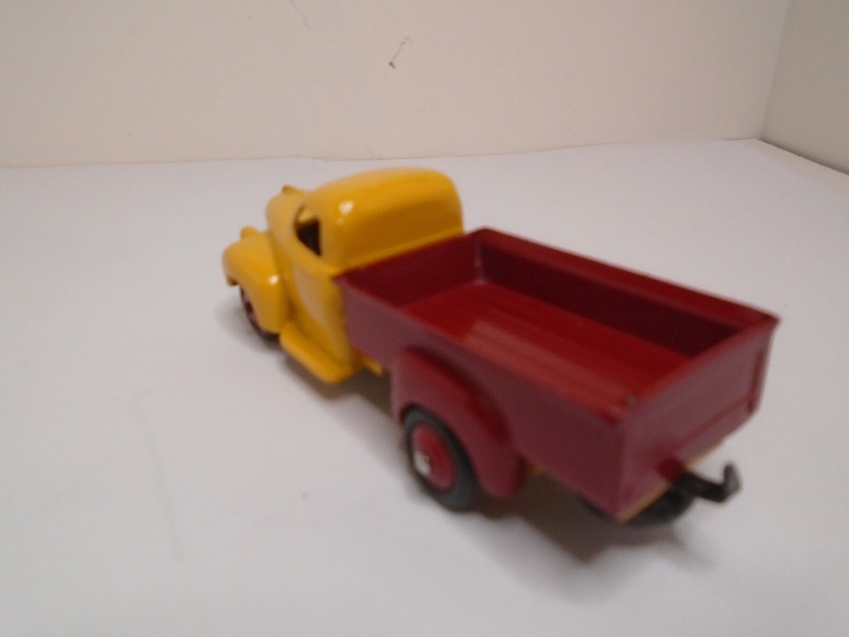 Dinky Toys F 25L Studebaker Pick-up Tapissière - Repeint Amateur - 1/43