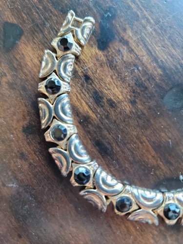 Vintage Bracelet Faux Gold Tone Costume 7" Black rhinestones tarnished Unmarked - Picture 2 of 10