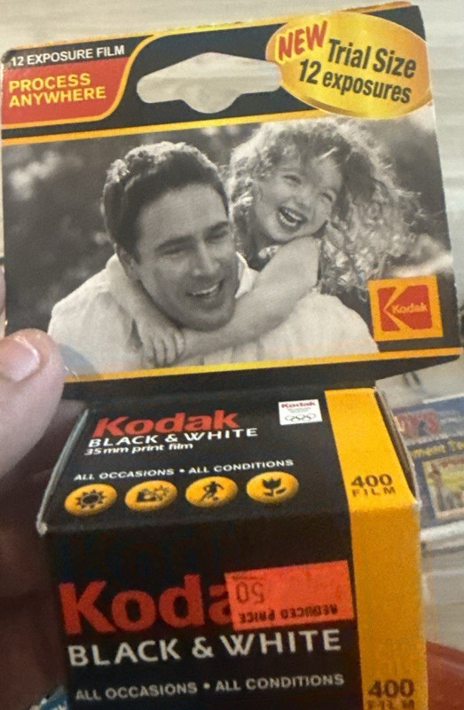 Kodak Black & White 35mm/135 Print Film ISO 400, 12 Exposures Exp 09/2000