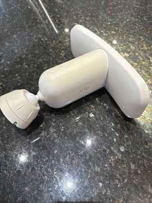 Arlo FB1001-100NAS Pro 3 Floodlight Security Camera White