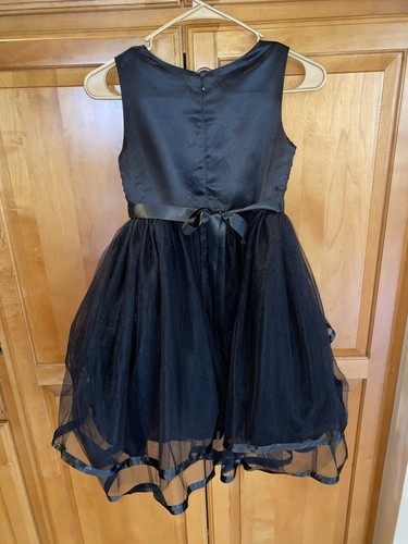 Girls Black Formal Party Dress. Youth Size 8. Worn Once - Picture 2 of 11