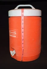 Vintage ~ Rubbermaid ~ 2 Gallon Water / Cooler / Jug  ~ 16" Tall x 10" wide