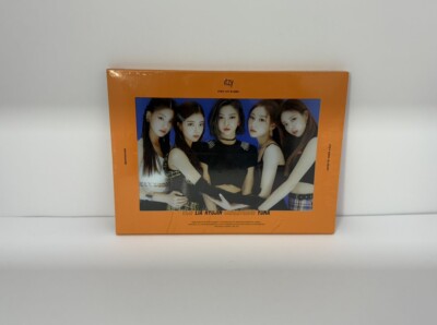 ITZY (Second Mini Album) IT Z ME