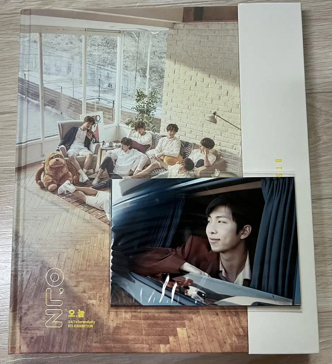 BTS 오늘 フォトブック BTS 2018 Exhibition Photo Book (280p) Official Goods O,LZ
