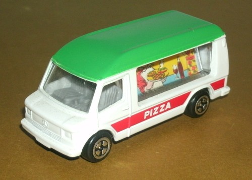 1/64 Scale 1980's Mercedes-Benz TN / T1 Pizza Food Truck Mobil Shop (3") Corgi