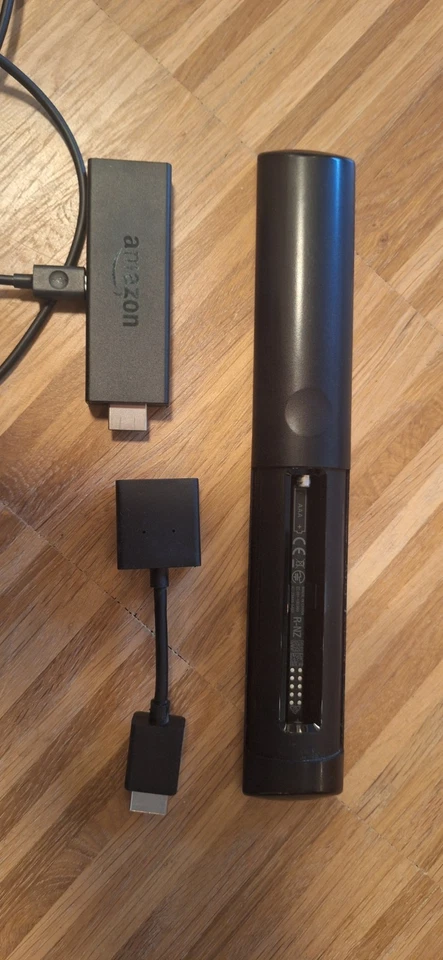 Amazon Fire TV Stick, Inkl. HDMI-Adapter, Fernbedienung - Bild 2 von 2