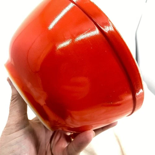Vintage Pyrex Red 402 1 1/2 Qt Glass Oven Bowl GREAT CONDITION