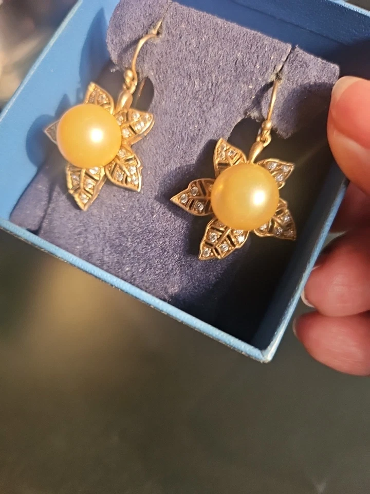 Designer Silver 925 Yellow Goldplated Gold Pearl & Zircon Flower Earrings 1.5" - Image 2 of 4