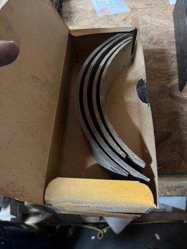 1942 1946 1947 1948 Pontiac Chieftain NOS Front Brake Shoe Lining 516562 - Picture 2 of 2