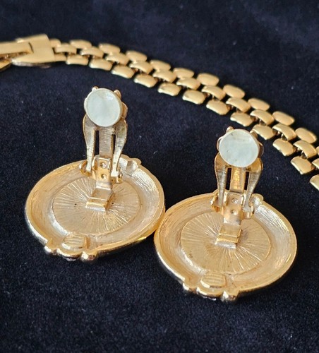 Queen Elizabeth Coin Black Enamel Necklace W/ Clip Earrings Set Estate Vtg MC - Picture 15 of 22
